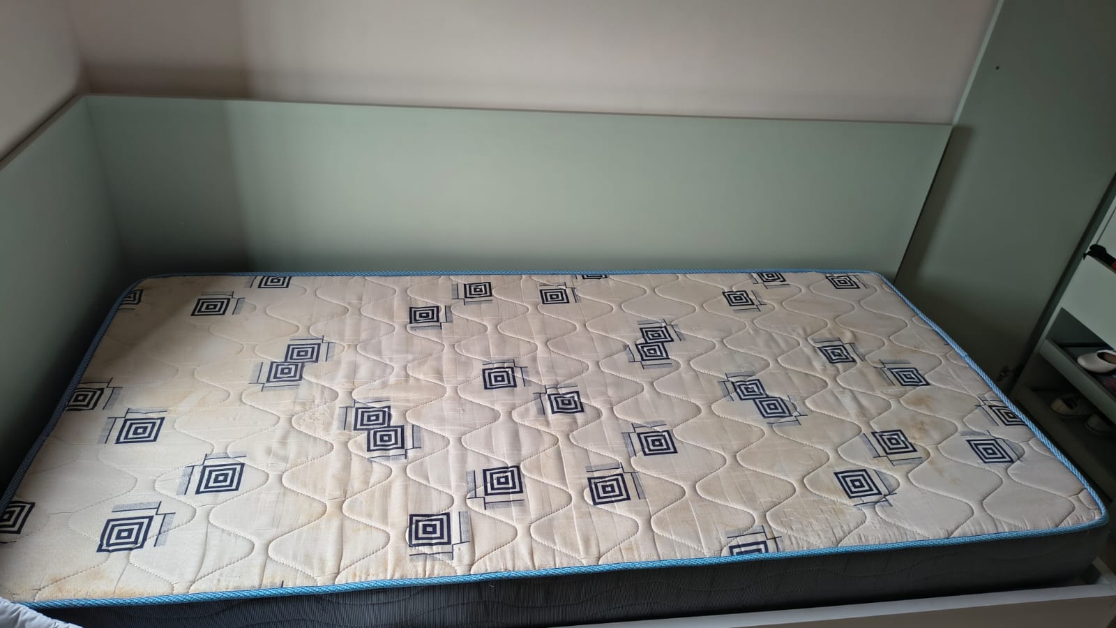 Espaço reservado para foto do colchão antes da higienização